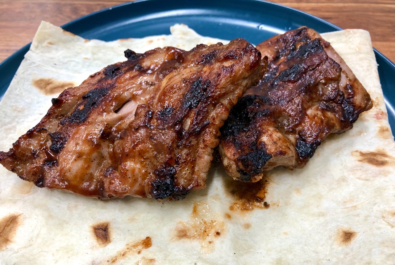 Свиные ребрышки BBQ на мангале