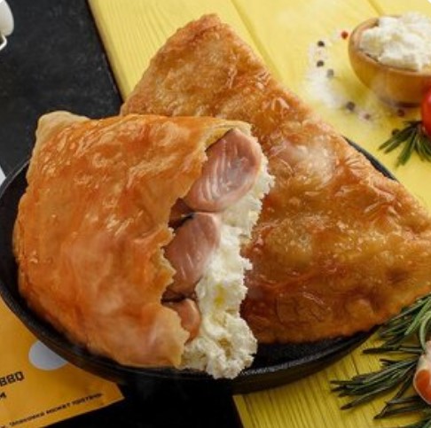 Чебурек с красной рыбой и сливочным сыром