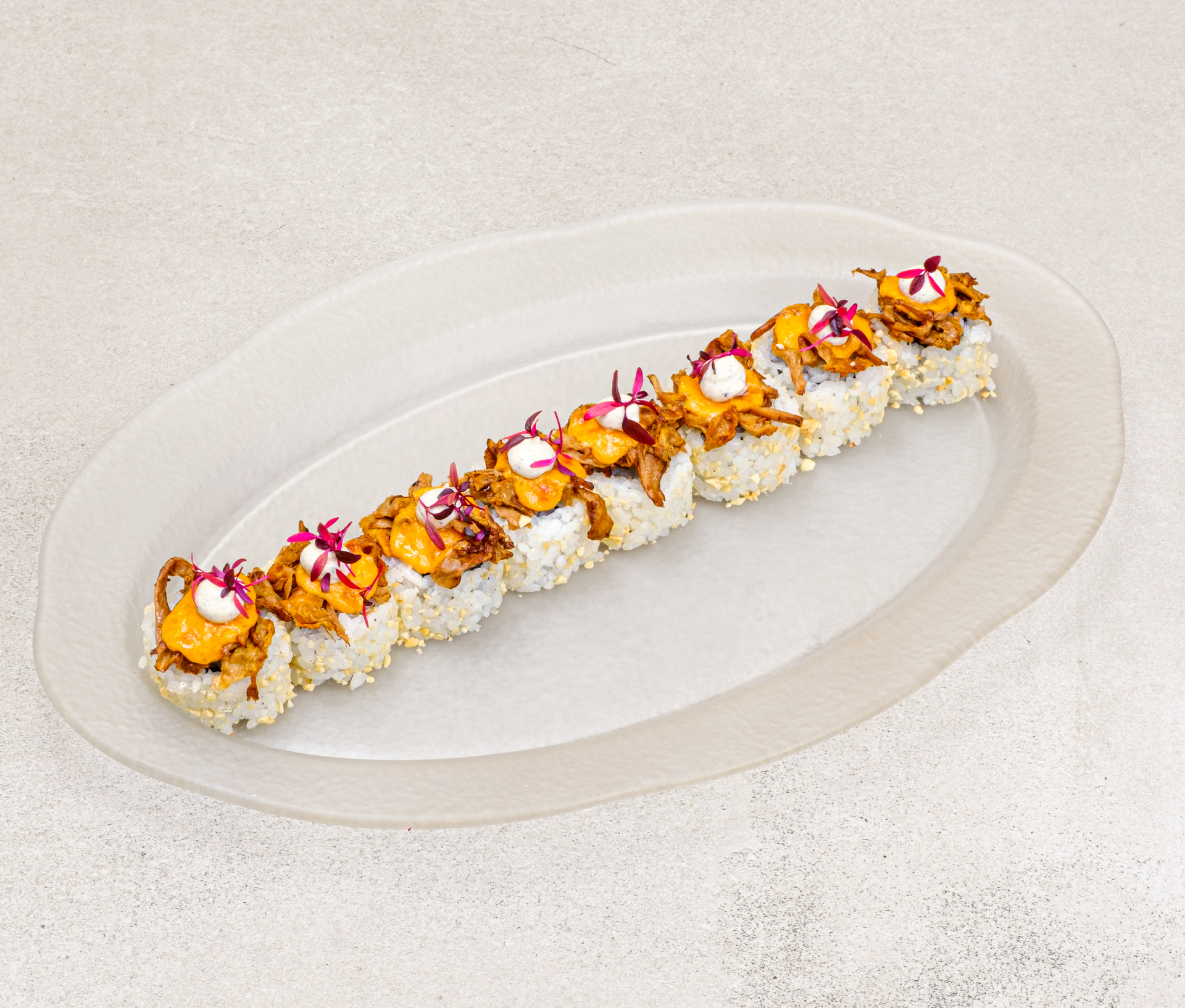 Запеченный ролл лосось-лисичка-чеддер