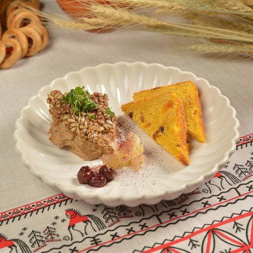 Паштет из утки с мочёным яблоком, солёным козинаком