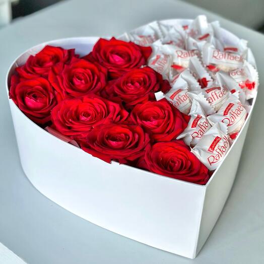 Композиция «LoVe» из роз