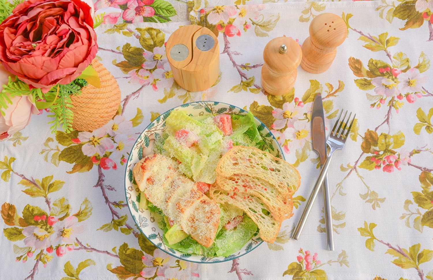 Салат «Цезарь с курицей»