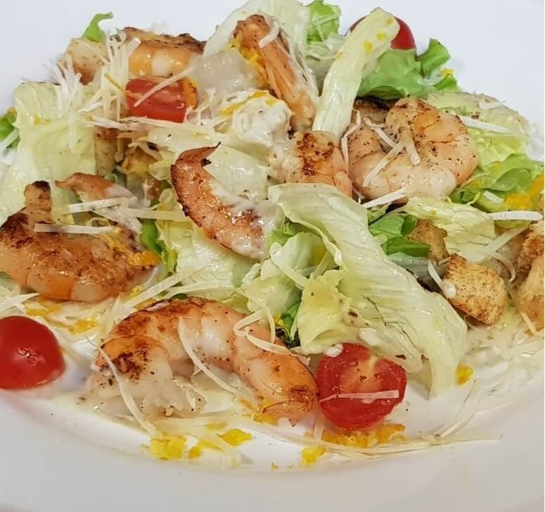 Цезарь с королевскими креветками