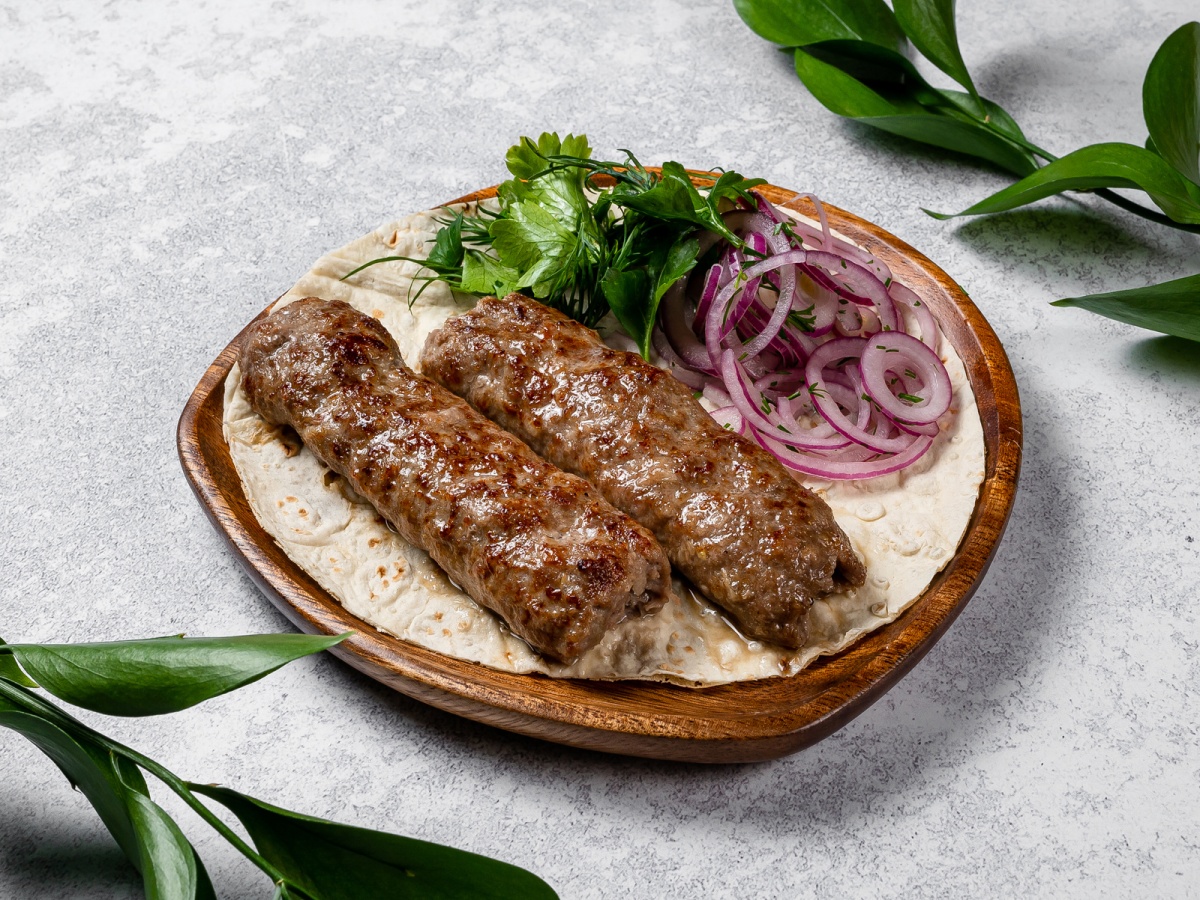 Люля-кебаб из говядины и свинины