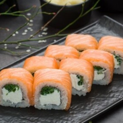 Ролл Филадельфия с зеленым луком