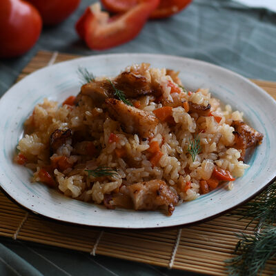 Жареный рис с острой курочкой