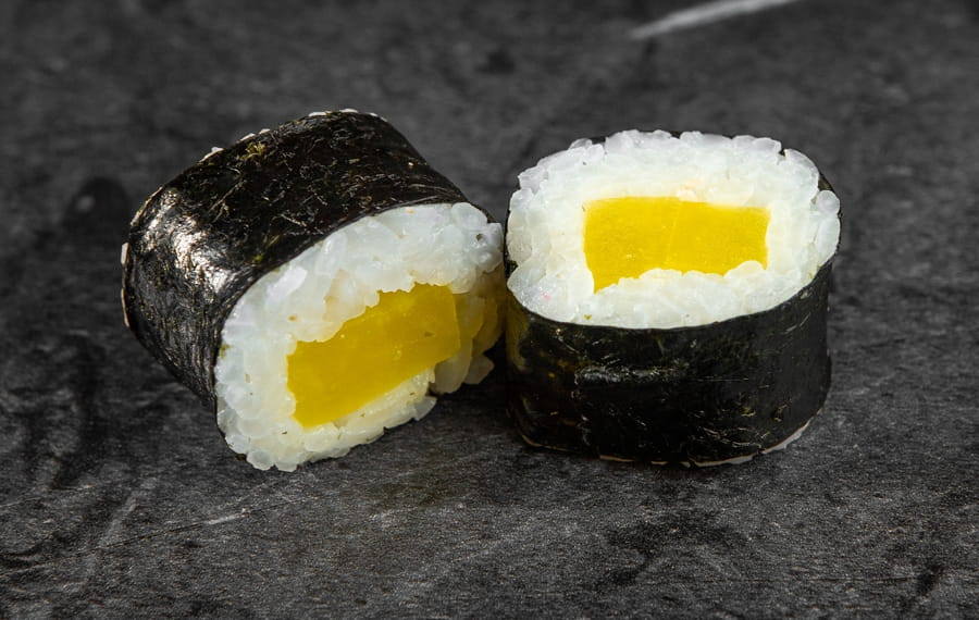 Нори маки с такуаном