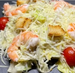 Салат Цезарь с креветками