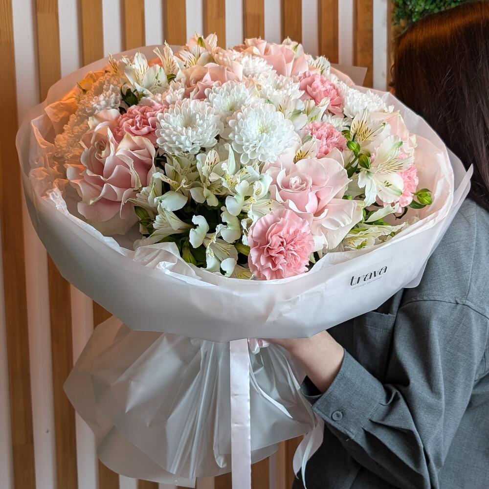 Букет с французской розой и альстромерией