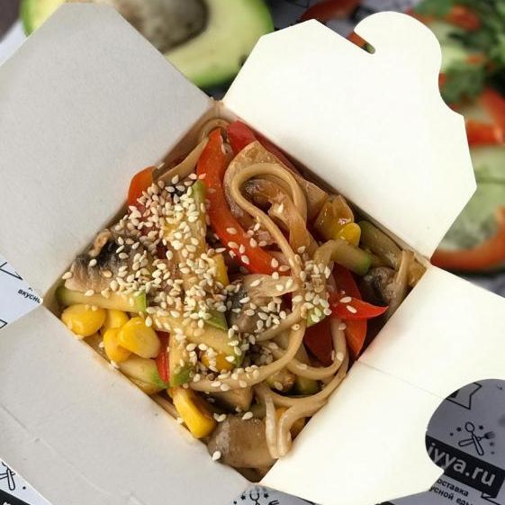 WOK-лапша с овощами