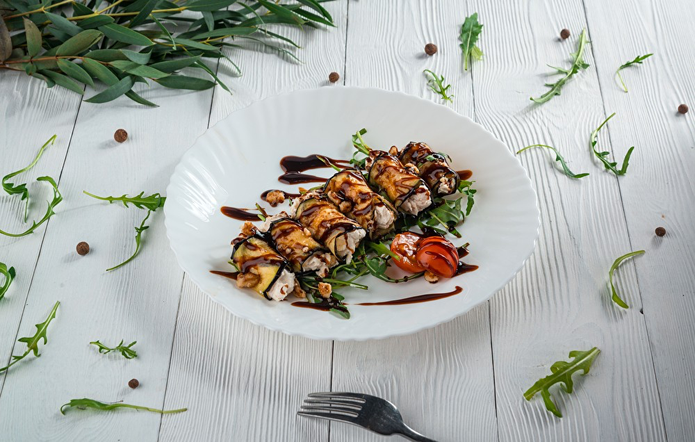 Рулетики из баклажанов