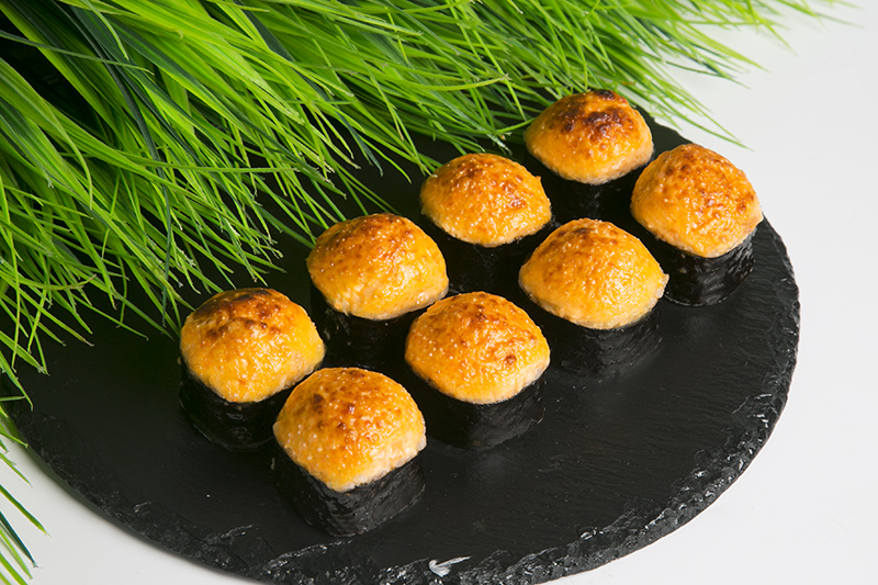 Запеченный ролл с курочкой