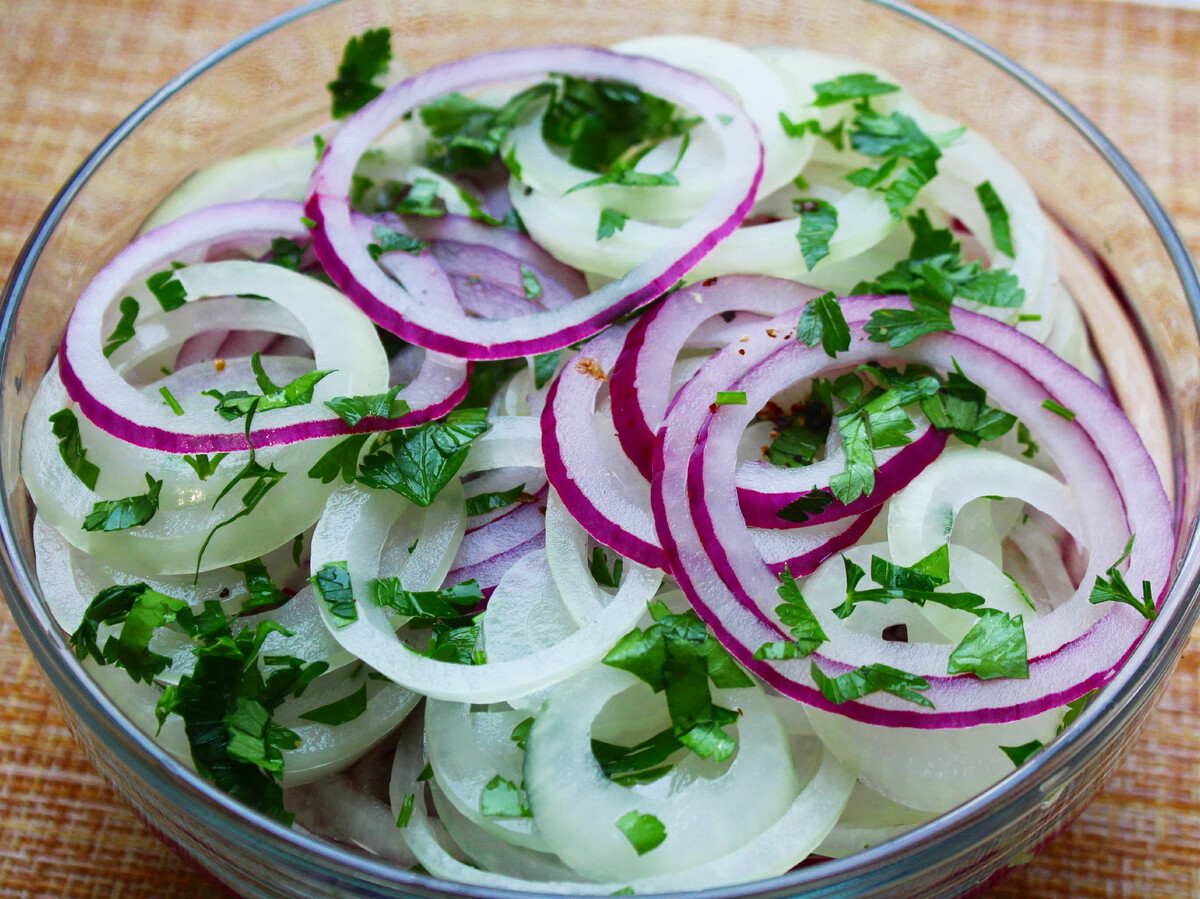 Маринованный лук к шашлыку
