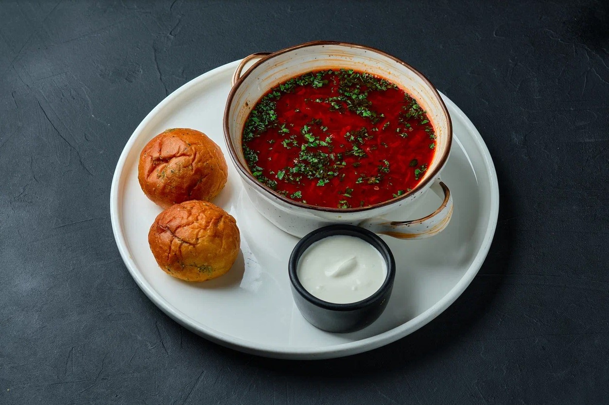 Борщ с пампушками