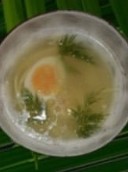 Куриный бульон с яйцом