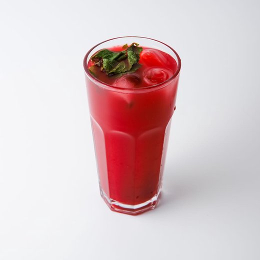 Фирменный лимонад Гранат-вишня-юдзу