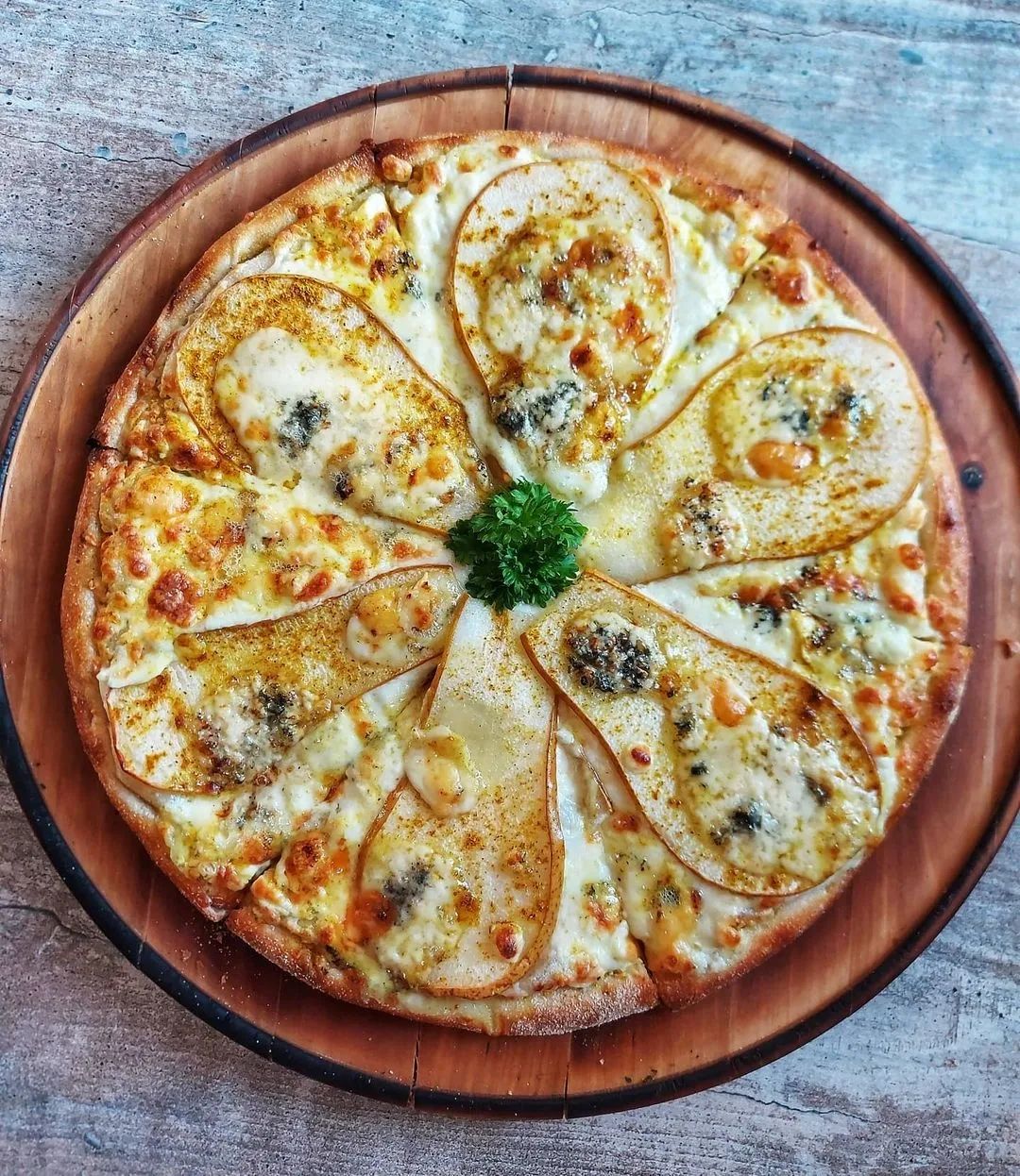 Пицца с горгонзолой и грушей 30см