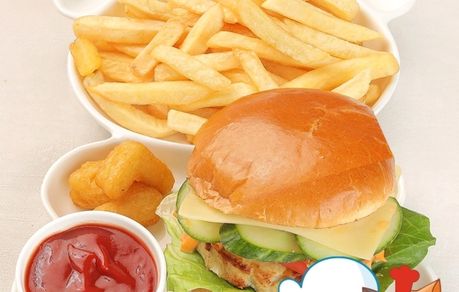 Беби-Бургер с куриной котлетой и картофелем фри