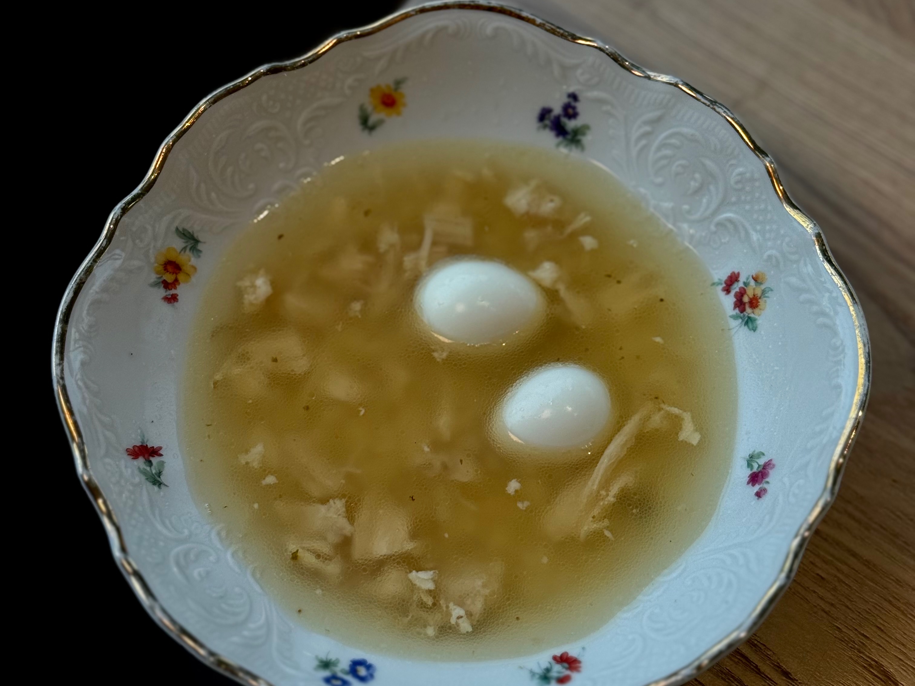 Куриный суп с макаронами и яйцом