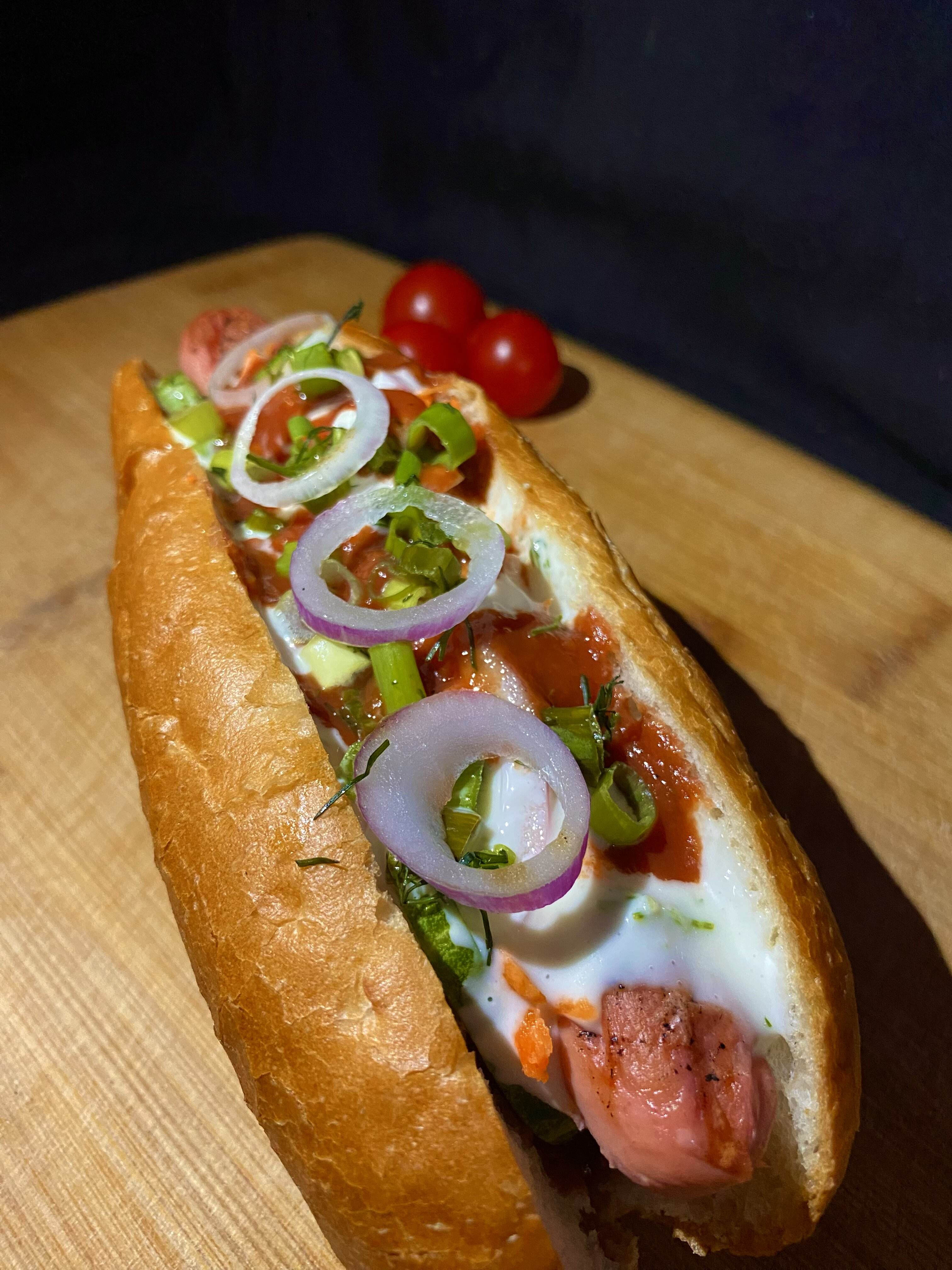 Хот-дог с сосиской