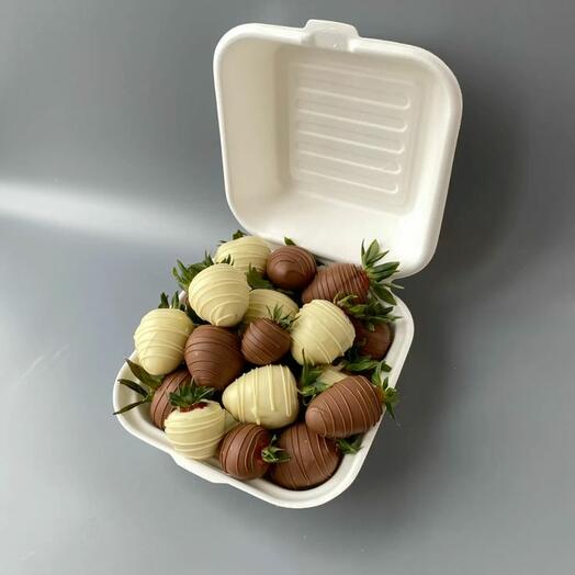 Клубника в шоколаде, бенто коробка 