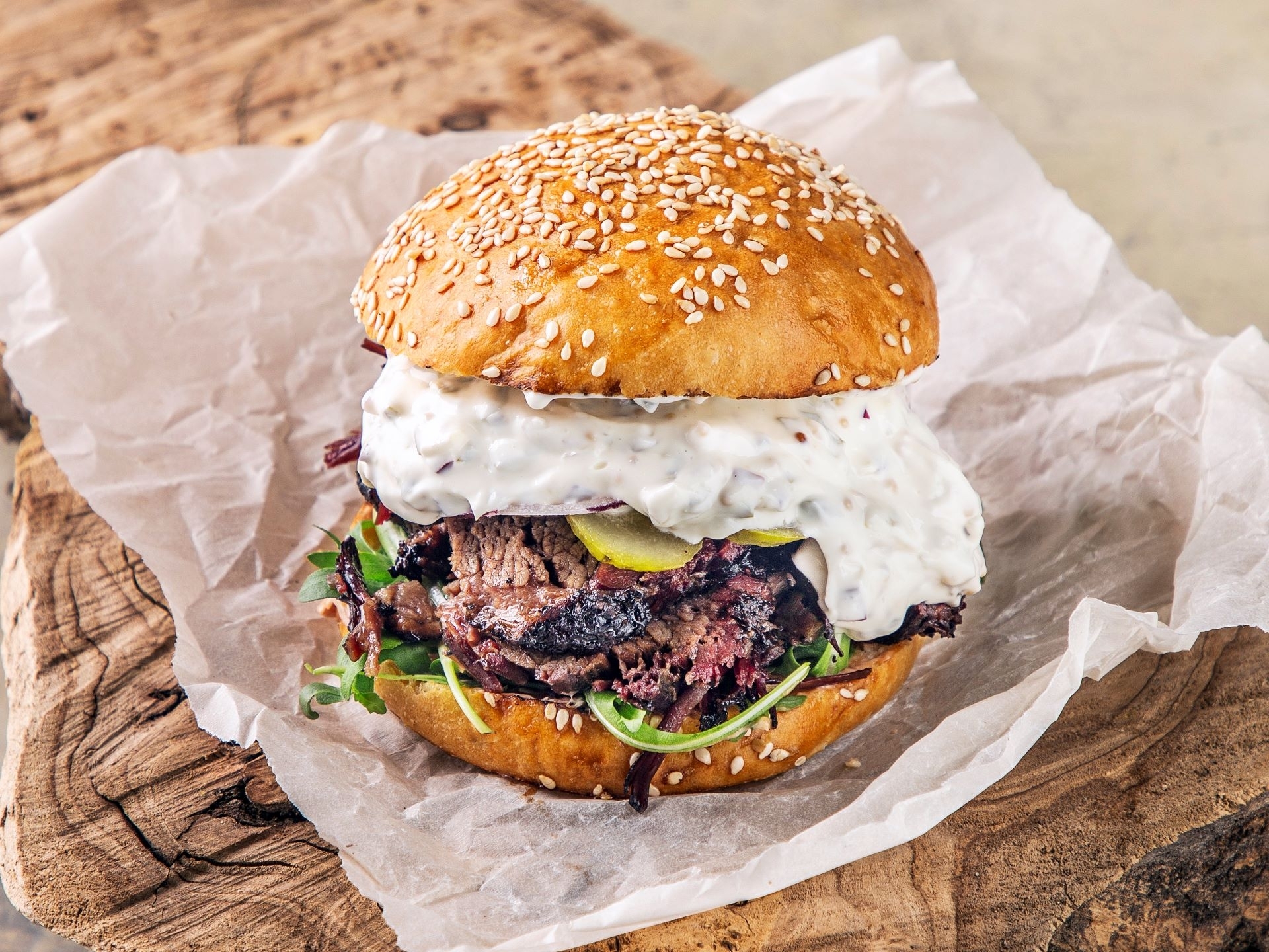 Бургер с брискетом