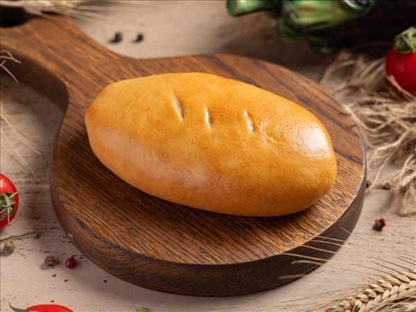 Пирожок с зеленым луком и яйцом