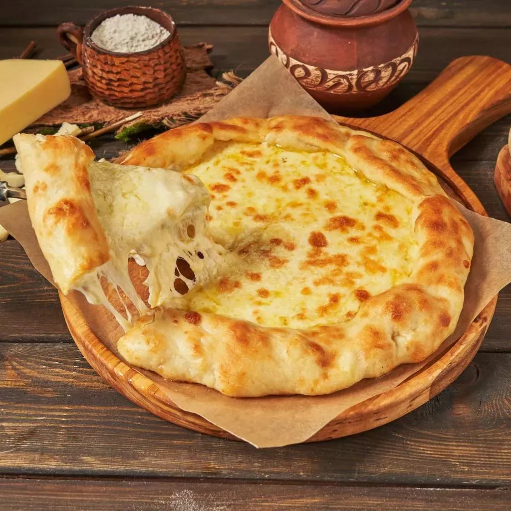 Хачапури много сыра