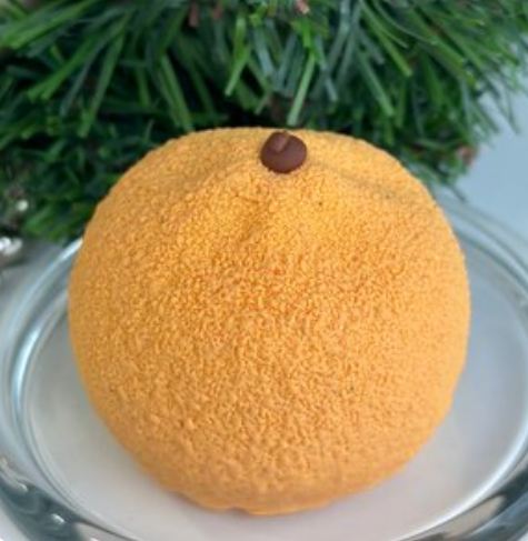 Муссовый десерт Мандарин с начинкой апельсин-маракуйя