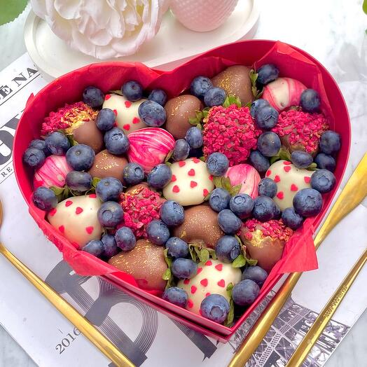 Клубника в шоколаде мини сердце