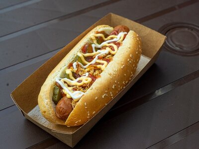 Хот-дог с сосиской из говядины