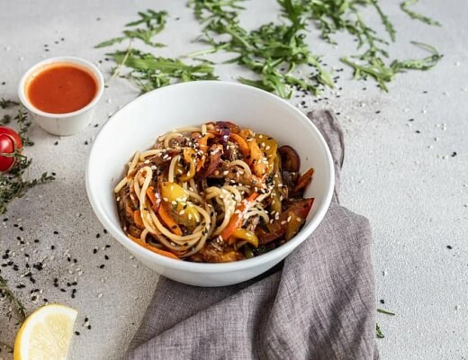 Wok со свининой