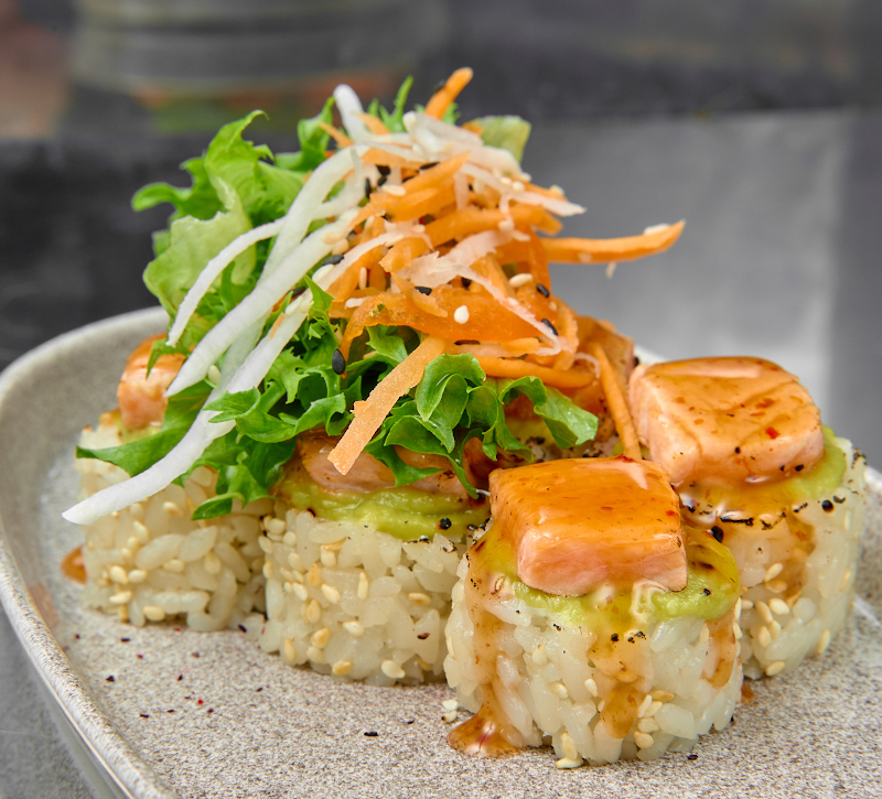 Татаки лосось и сладкий чили Сыр творожный