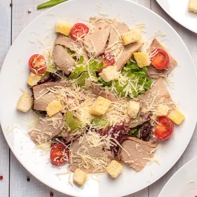 Цезарь с курой