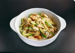 Салат Фунчоза с курицей