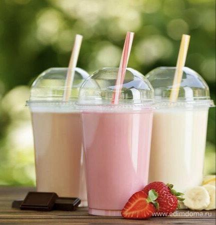 Молочный коктейль клубничный