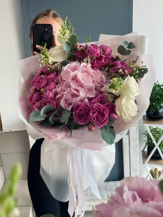 Сочный букетик с чайной розой