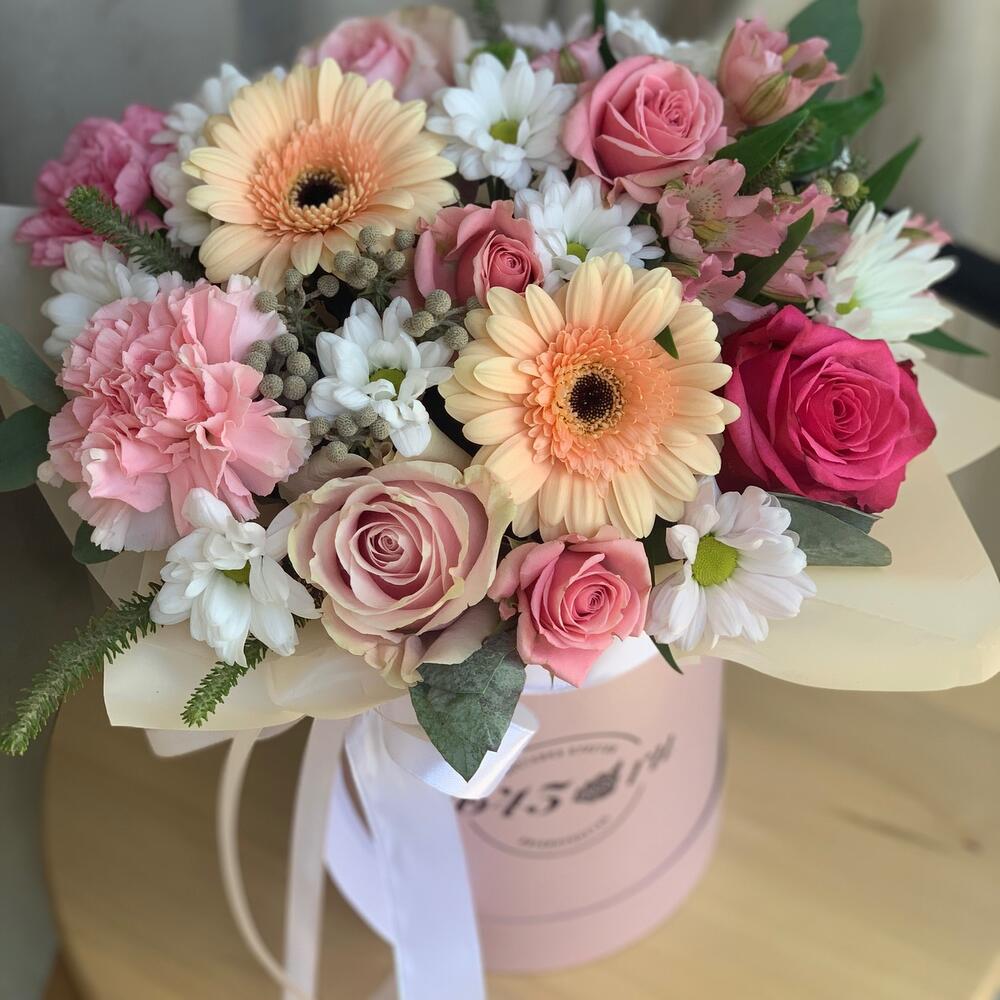 Композиция из нежных цветов