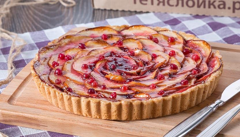 Песочный пирог с яблоками и брусн. 700гр