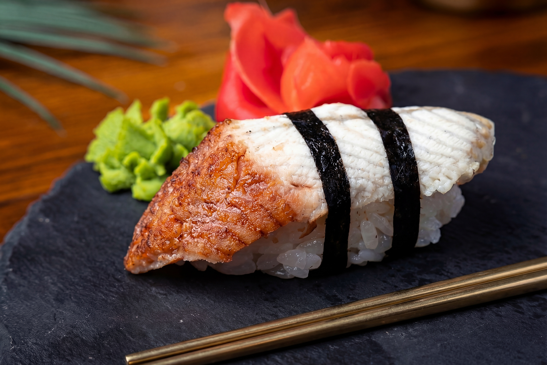 Суши с угрем