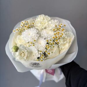 Сборный букет с ромашками