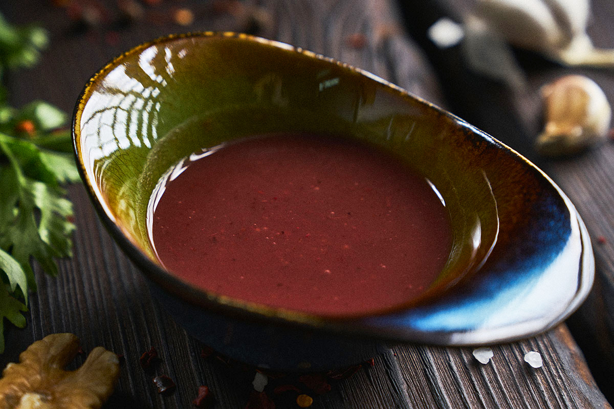 Ткемали красный