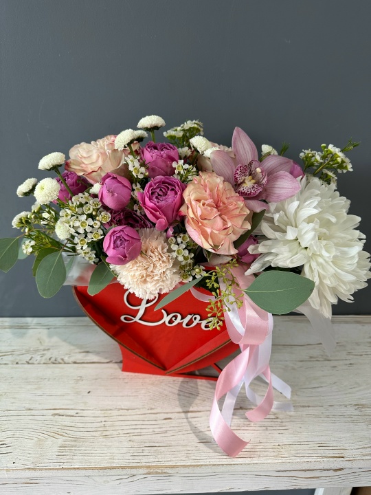 Ящичек с цветами Люблю