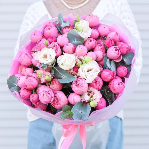 Пионовидная роза и эустома нежность 