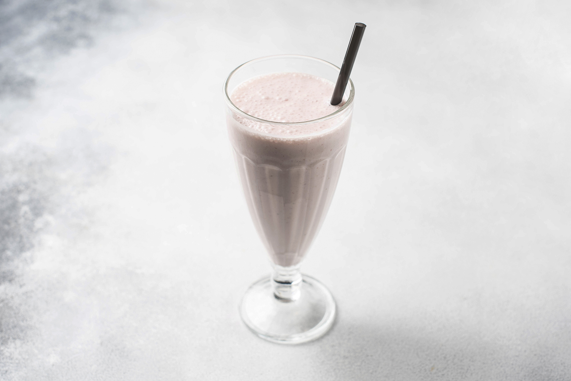 Коктейль с клубникой