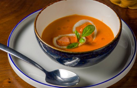 Суп с форелью, кальмаром и фенхелем