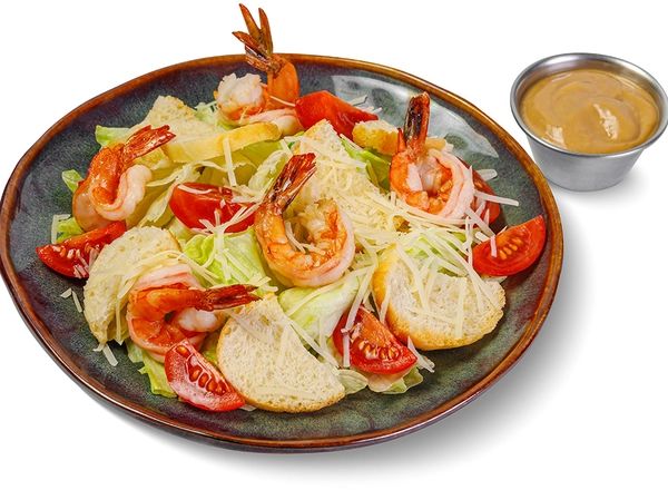 Салат Цезарь с креветками