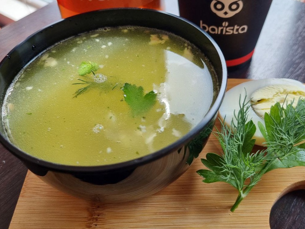 Бульон куриный с яйцом