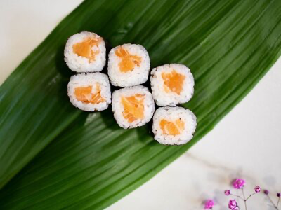 Ролл с лососем