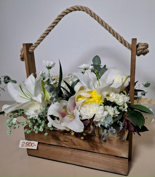 Цветочная композиция «Таинственное очарование»